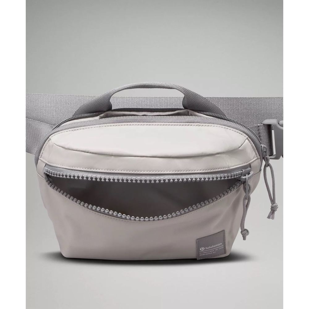 NWT Lululemon All Day Essentials Belt Bag 2.5L (#b2) bin+ - Picture 5 of 12